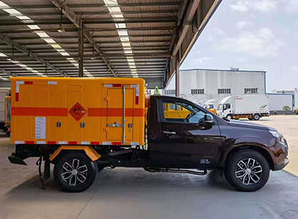 会理爆破器材运输车